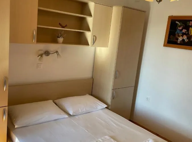 Dragica Πανσιόν 3*